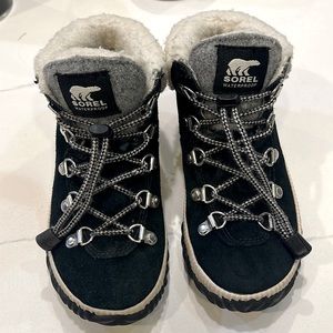 Sorel girls out and about sz 1 euc